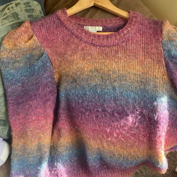 Design History | Rainbow Puff-sleeved Sweater - Picture 2 of 5